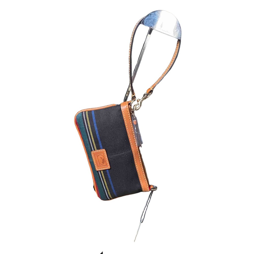 NWT Dooney & Bourke Black Wristlet with Plaid Design